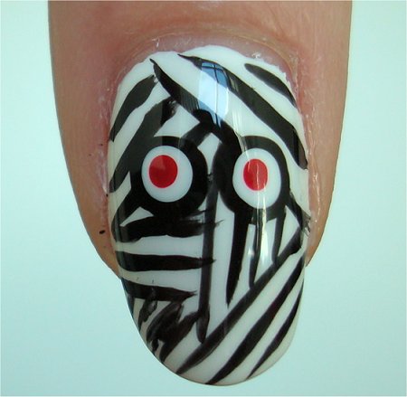 Natural Light Mummy Nails Halloween Nail Art