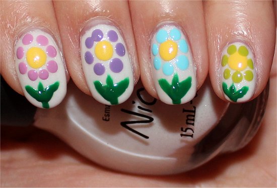 Swatch And Learn Flower Manicure