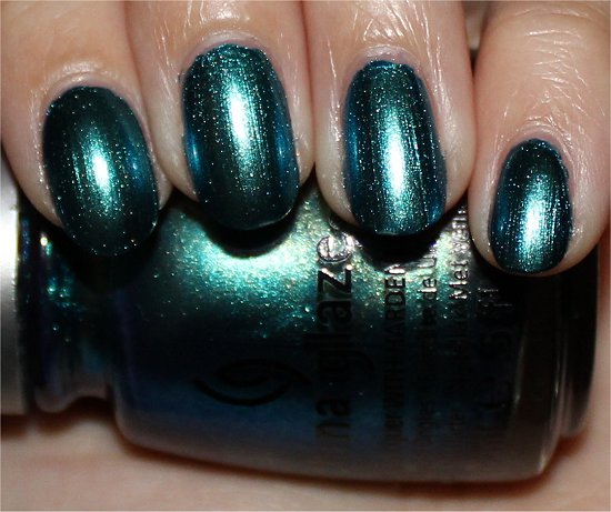 China-Glaze-Deviantly-Daring-Swatch-Review