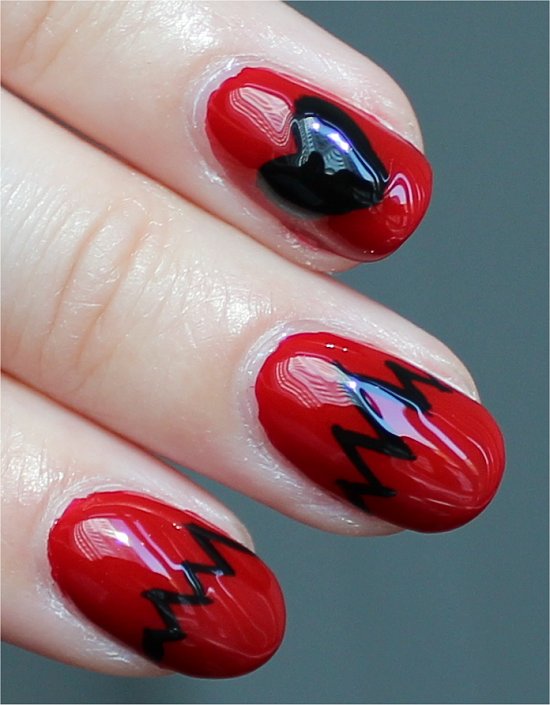 Heartbeat-Nails-Nail-Art