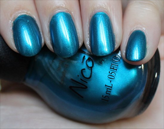 Nicole-by-OPI-Kardashian-Kolors-Deck-the-Dolls-Swatch