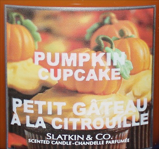 Slatkin & Co. Pumpkin Cupcake Candle Review & Pictures